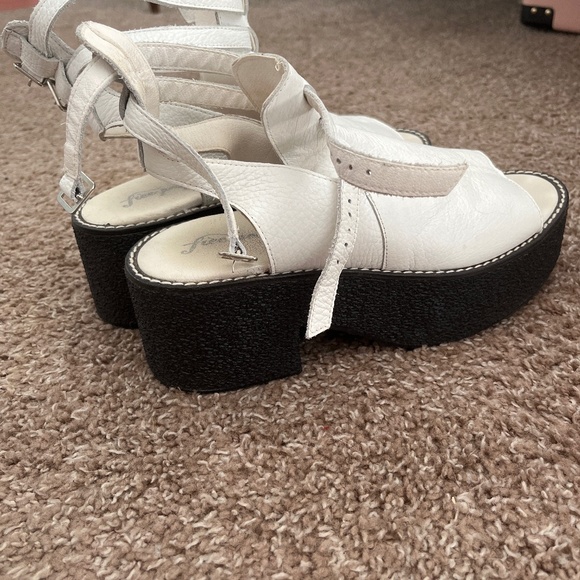 Free People Sandals - Picture 1 of 3